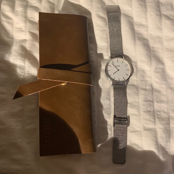 ❌SOLD❌Cluse Silver Mesh Watch - Picture 5 of 7